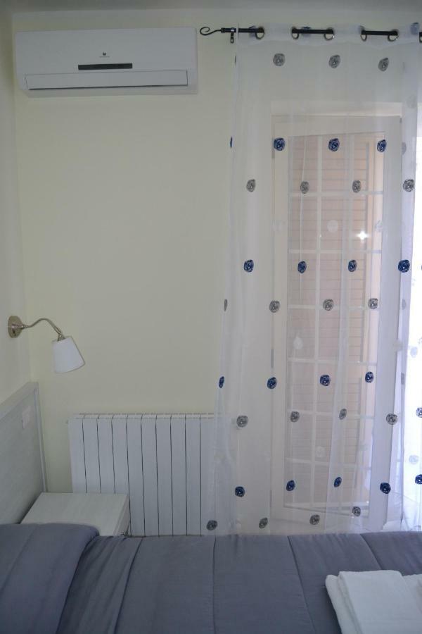 Guesthouse Holiday Formia Beach Eksteriør bilde