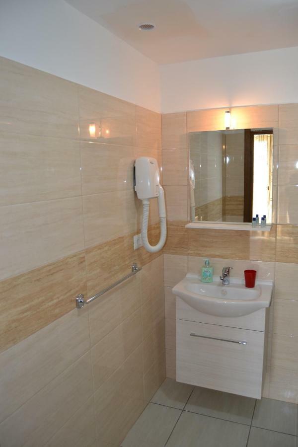 Guesthouse Holiday Formia Beach Eksteriør bilde