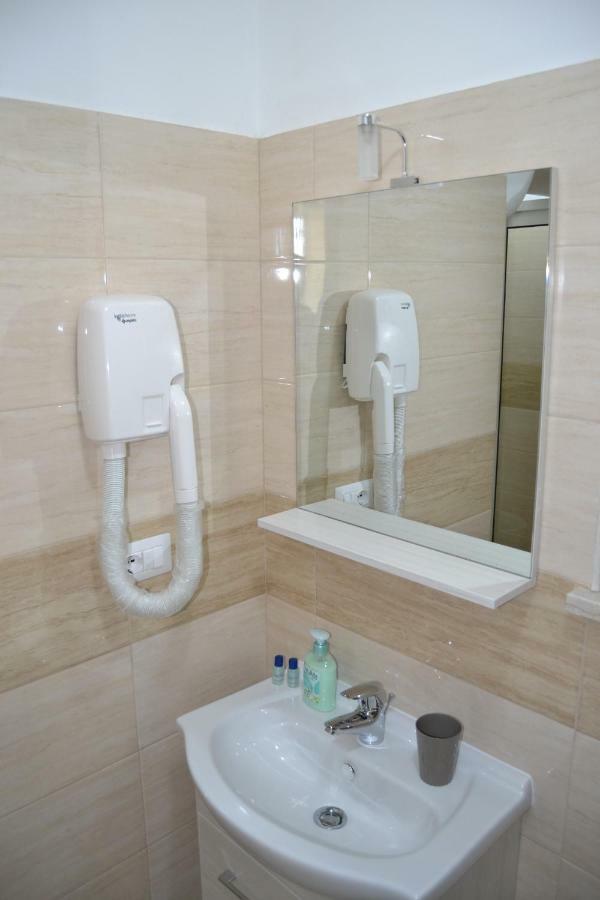 Guesthouse Holiday Formia Beach Eksteriør bilde