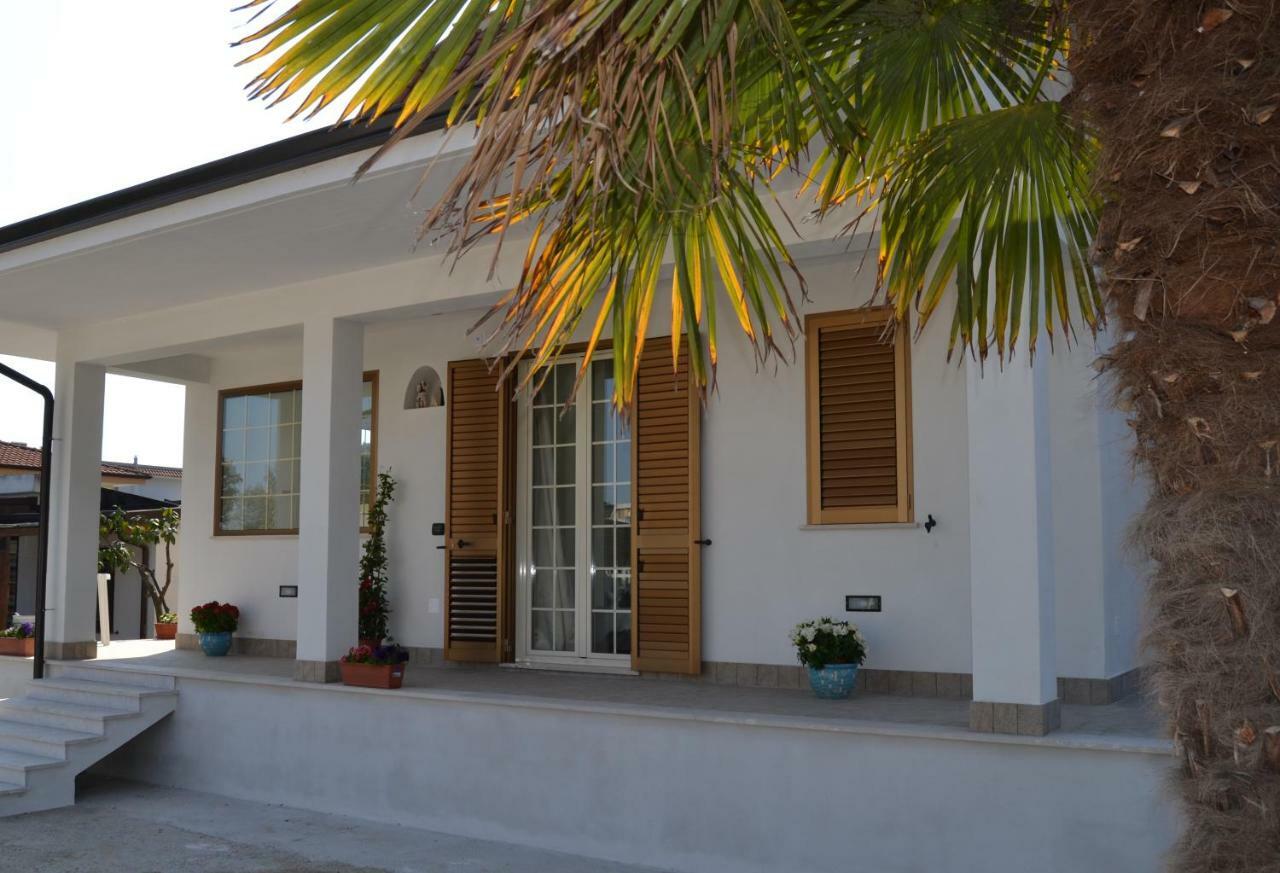 Guesthouse Holiday Formia Beach Eksteriør bilde