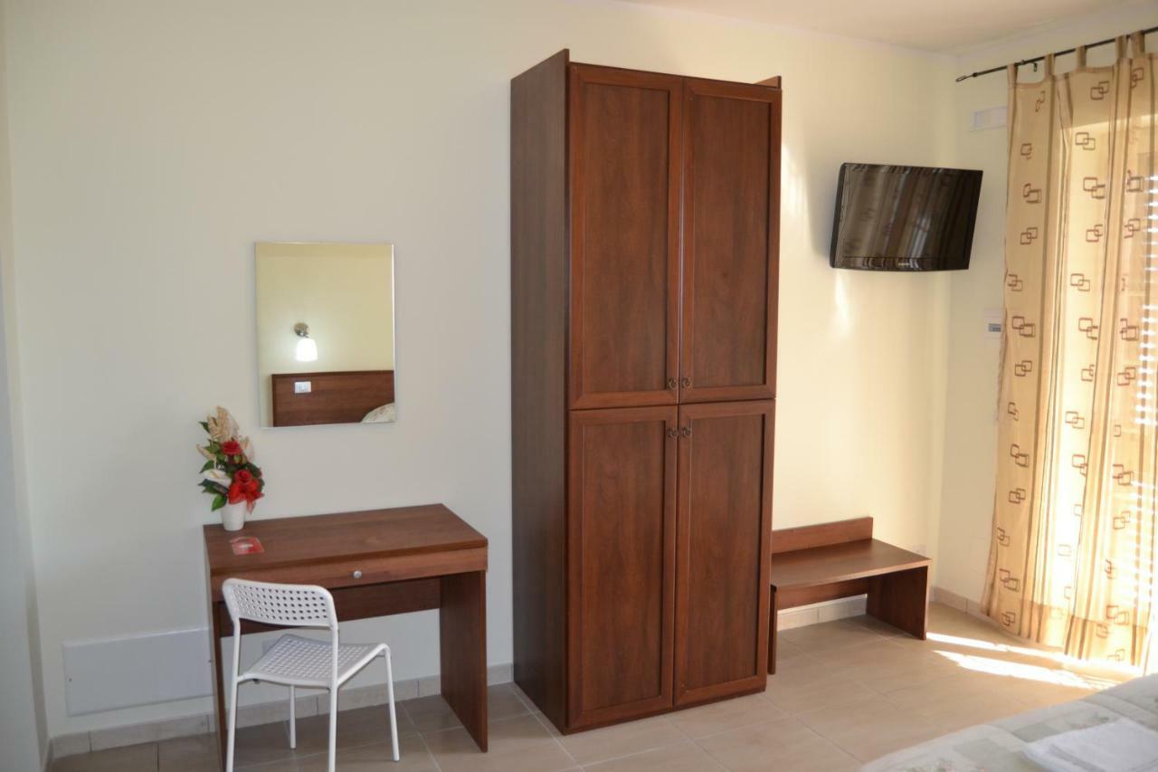 Guesthouse Holiday Formia Beach Eksteriør bilde