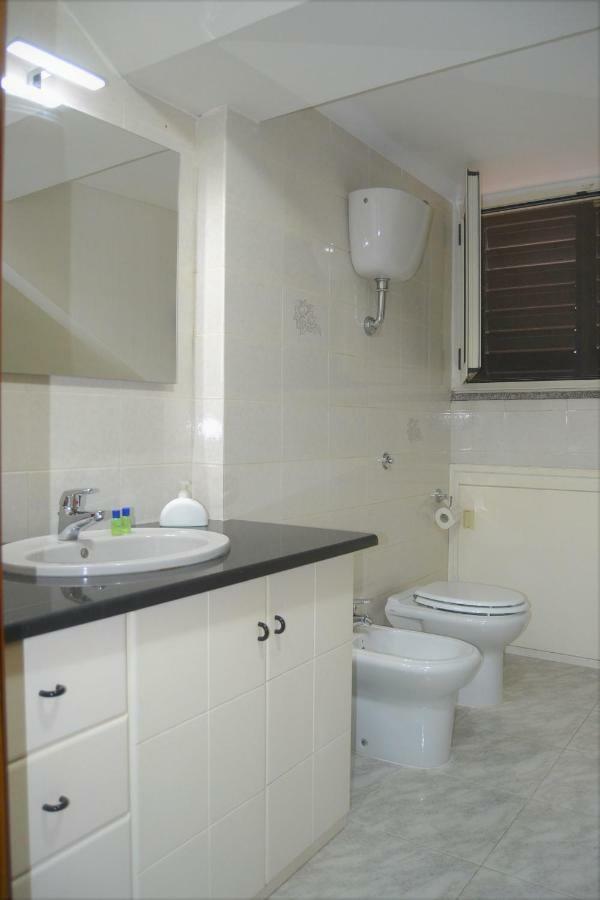 Guesthouse Holiday Formia Beach Eksteriør bilde