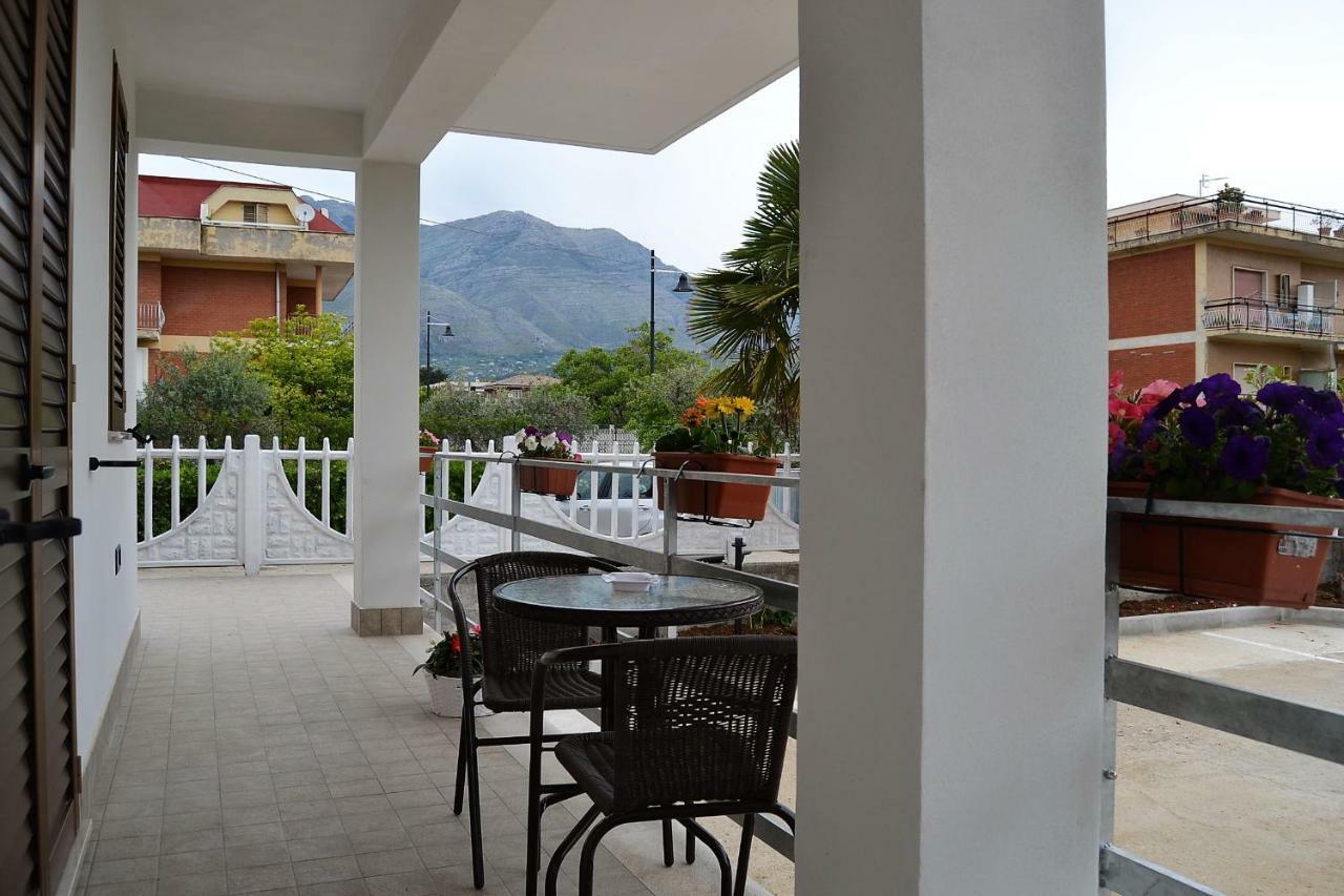 Guesthouse Holiday Formia Beach Eksteriør bilde