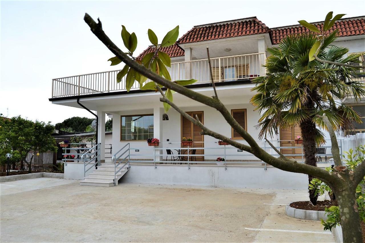 Guesthouse Holiday Formia Beach Eksteriør bilde