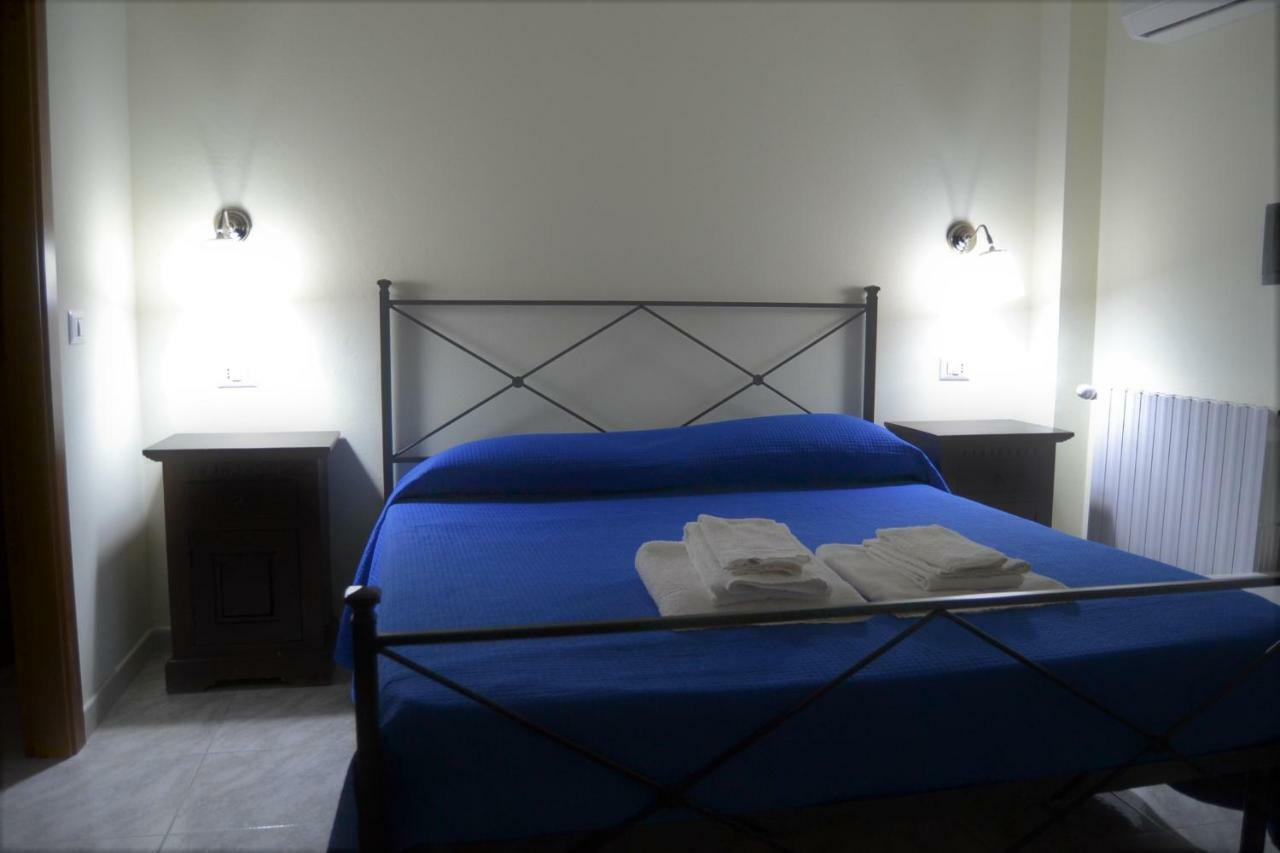 Guesthouse Holiday Formia Beach Eksteriør bilde