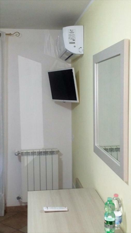 Guesthouse Holiday Formia Beach Eksteriør bilde