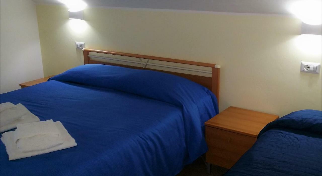 Guesthouse Holiday Formia Beach Eksteriør bilde